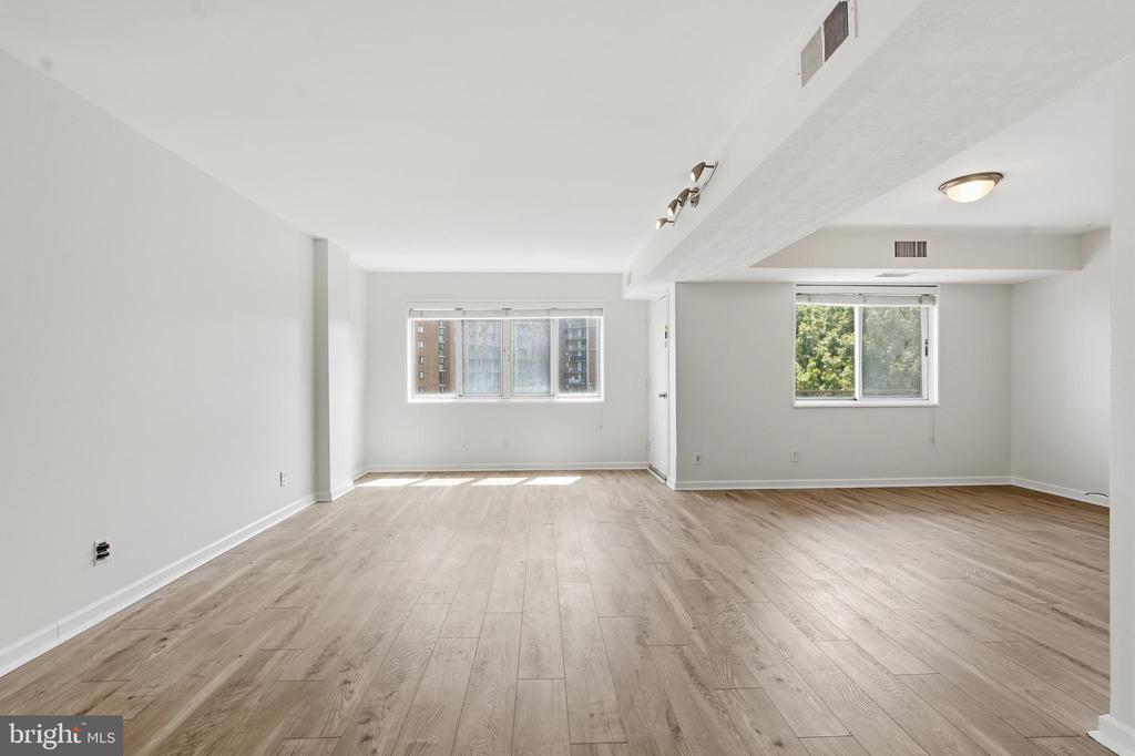 5340 HOLMES RUN PARKWAY Unit: 704