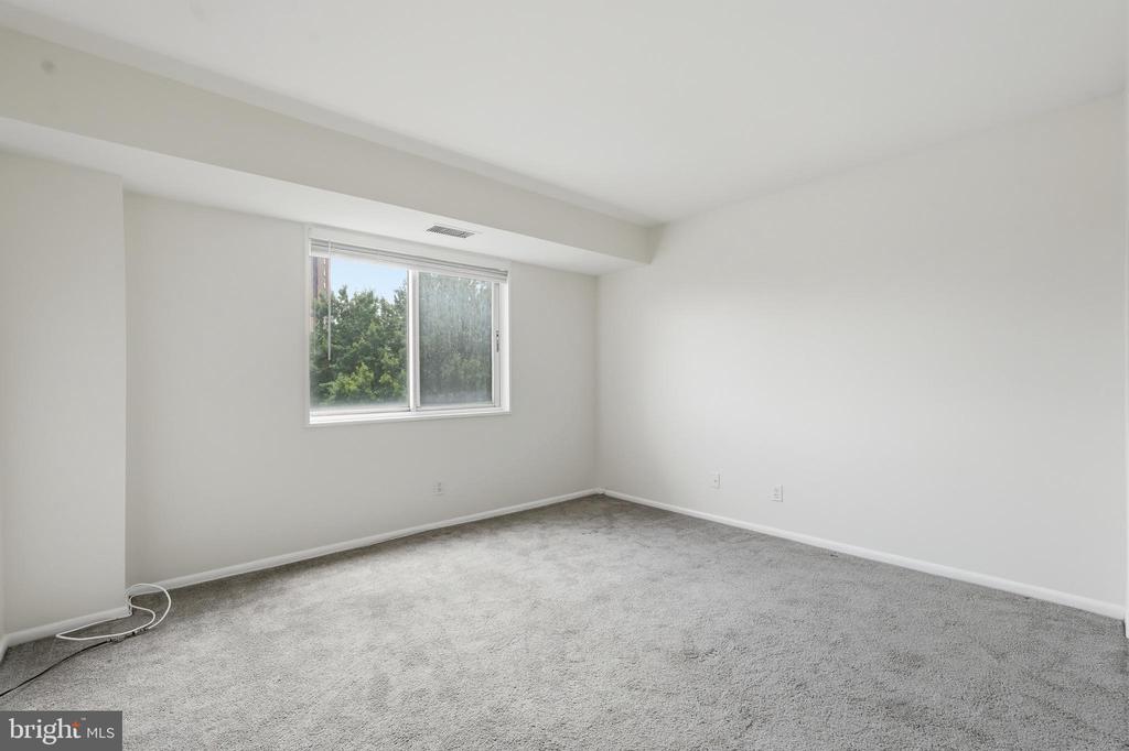 5340 HOLMES RUN PARKWAY Unit: 704