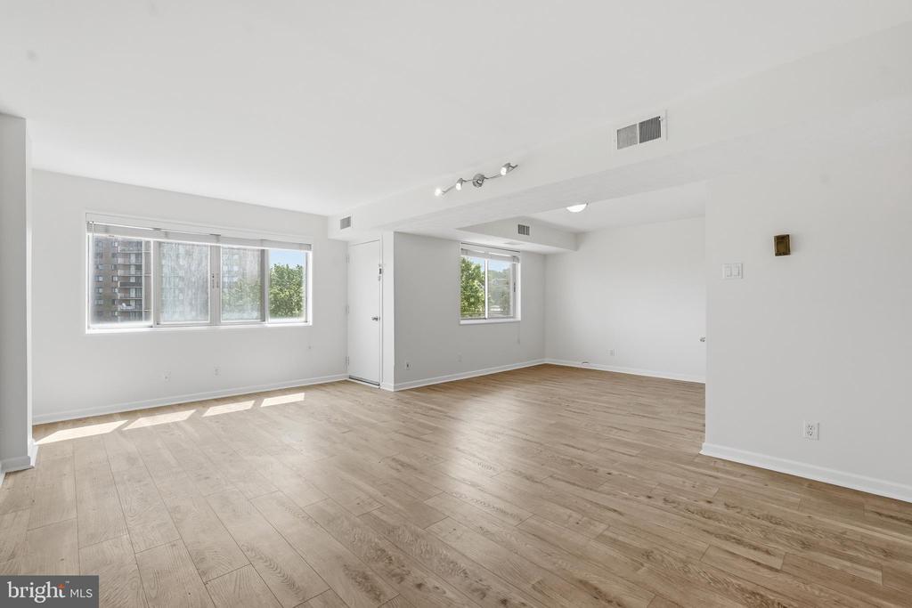 5340 HOLMES RUN PARKWAY Unit: 704