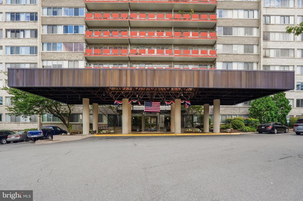 5340 HOLMES RUN PARKWAY Unit: 704