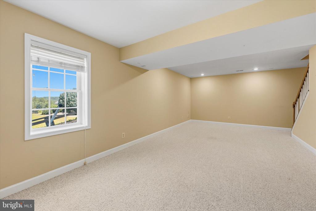 17065 REID HILL DRIVE