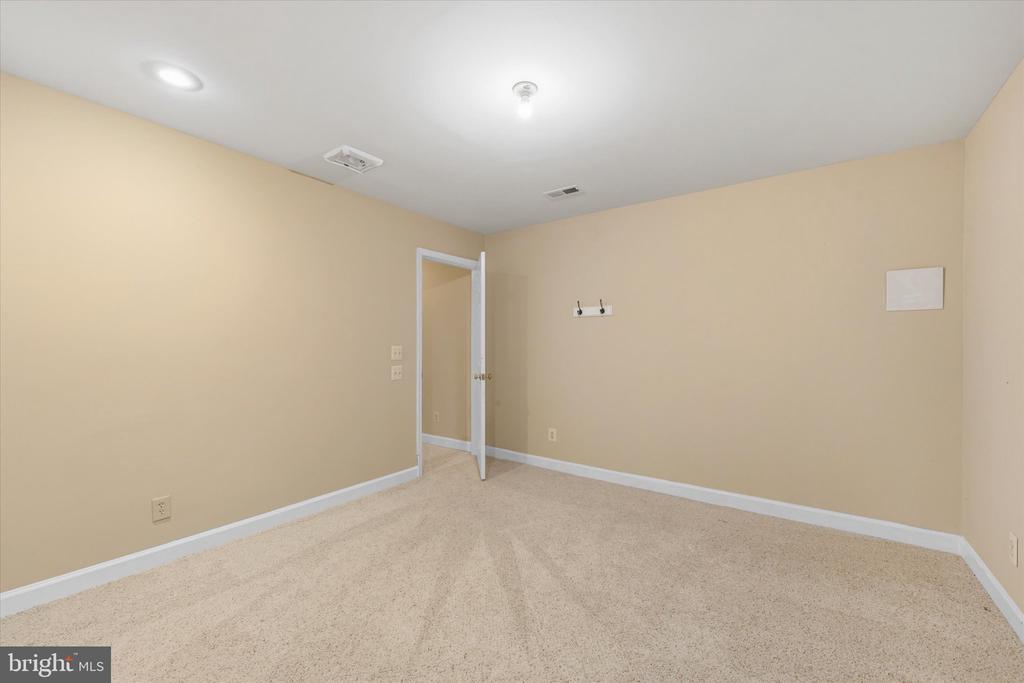 17065 REID HILL DRIVE