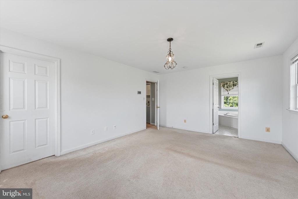 17065 REID HILL DRIVE