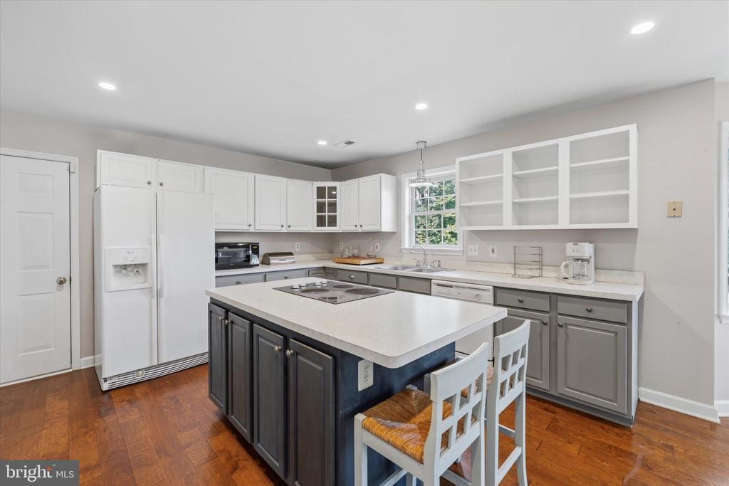 17065 REID HILL DRIVE