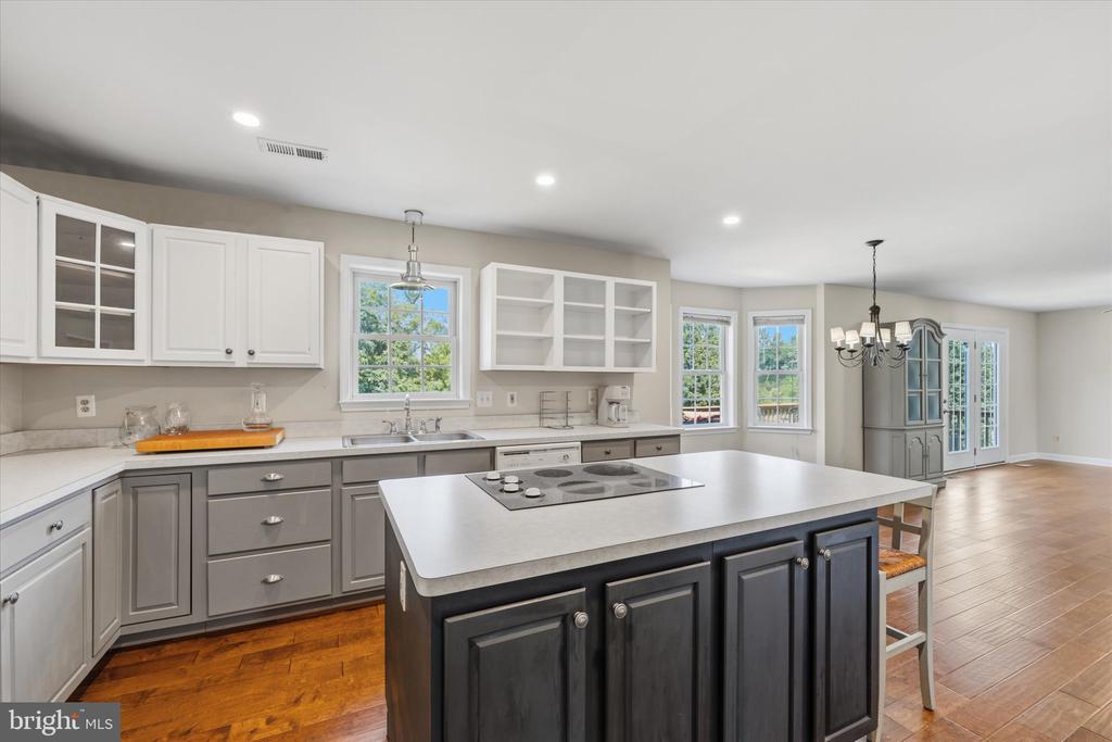 17065 REID HILL DRIVE