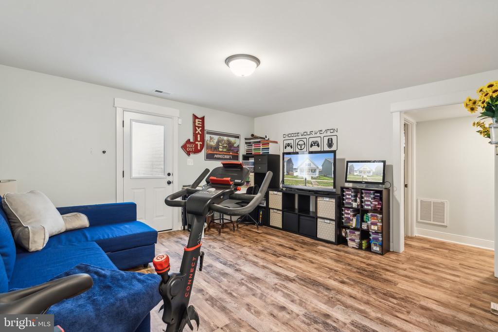 6631 STERLING WAY