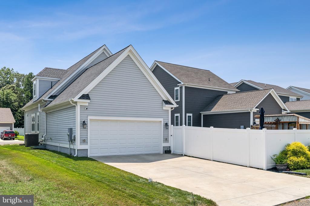 6631 STERLING WAY