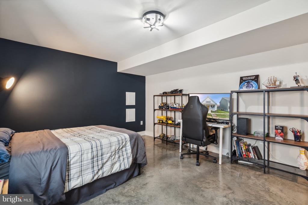 6631 STERLING WAY