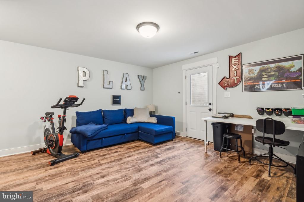 6631 STERLING WAY