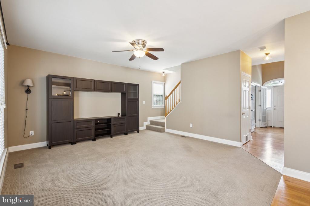 17263 EASTER LILY MEWS
