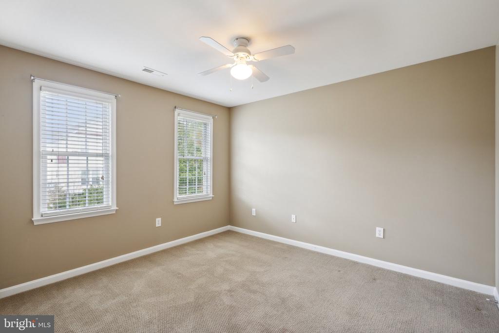 17263 EASTER LILY MEWS