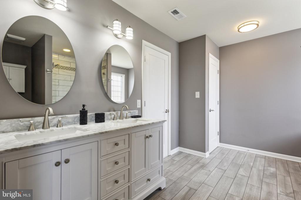 17263 EASTER LILY MEWS