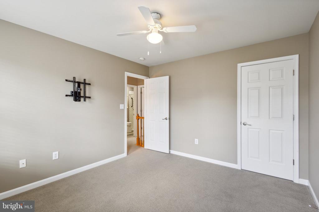 17263 EASTER LILY MEWS