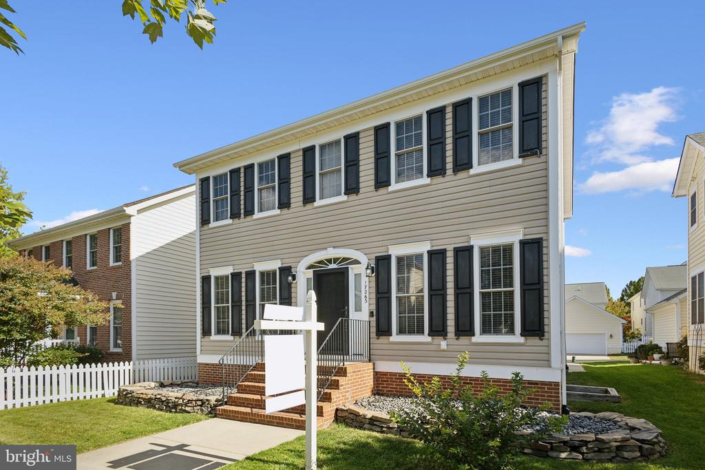 17263 EASTER LILY MEWS