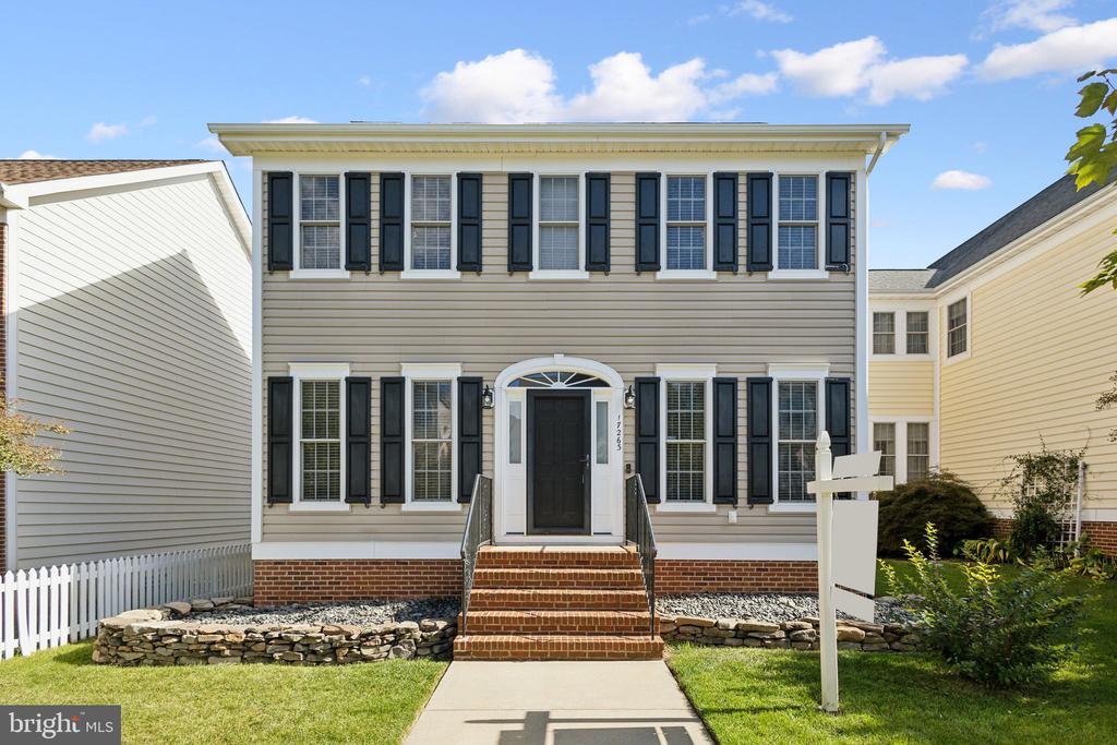 17263 EASTER LILY MEWS