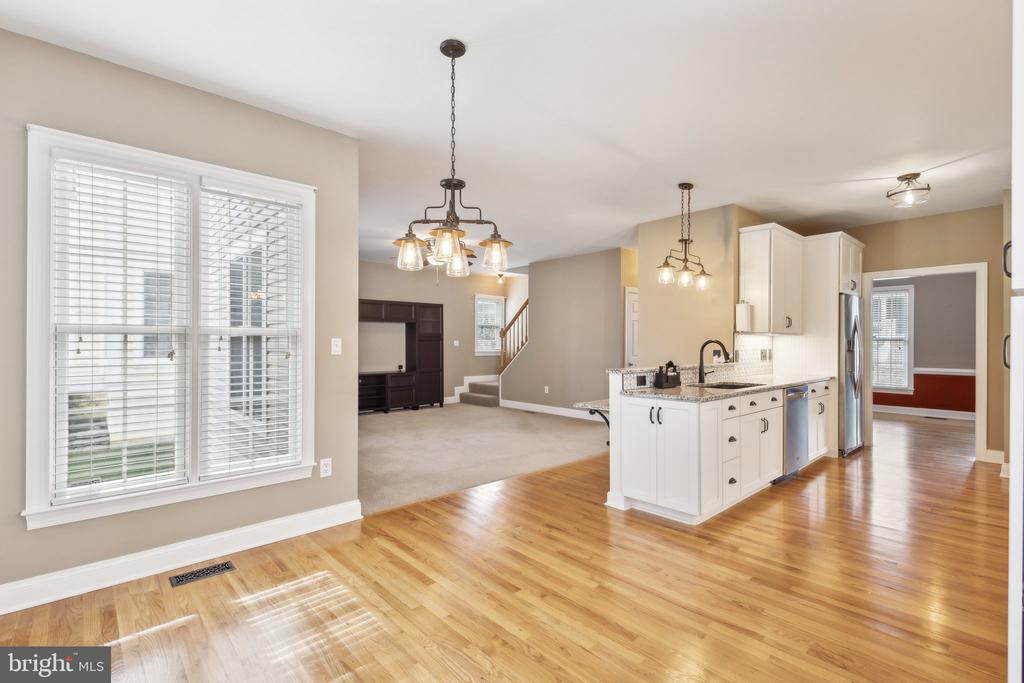 17263 EASTER LILY MEWS