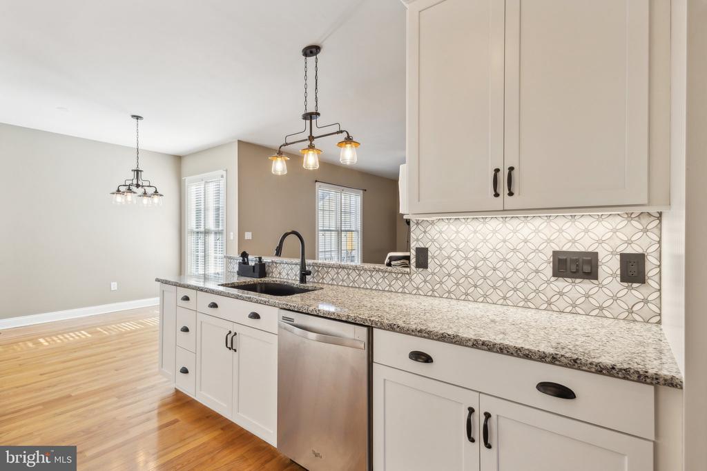 17263 EASTER LILY MEWS
