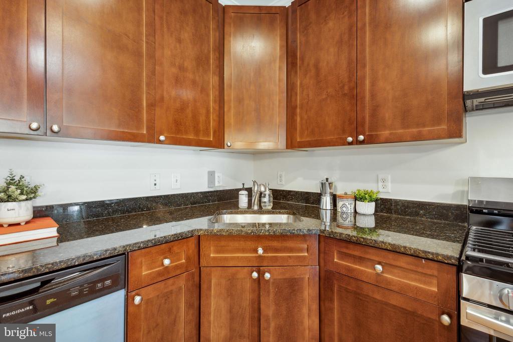 444 W BROAD STREET 410