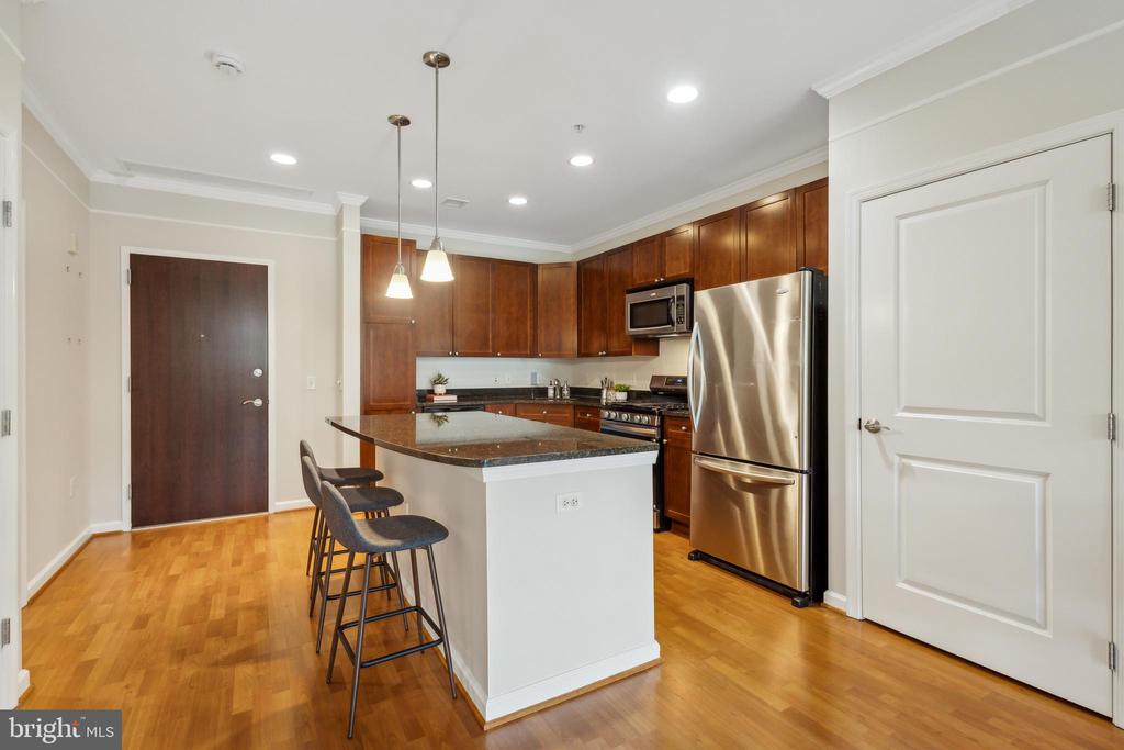 444 W BROAD STREET 410