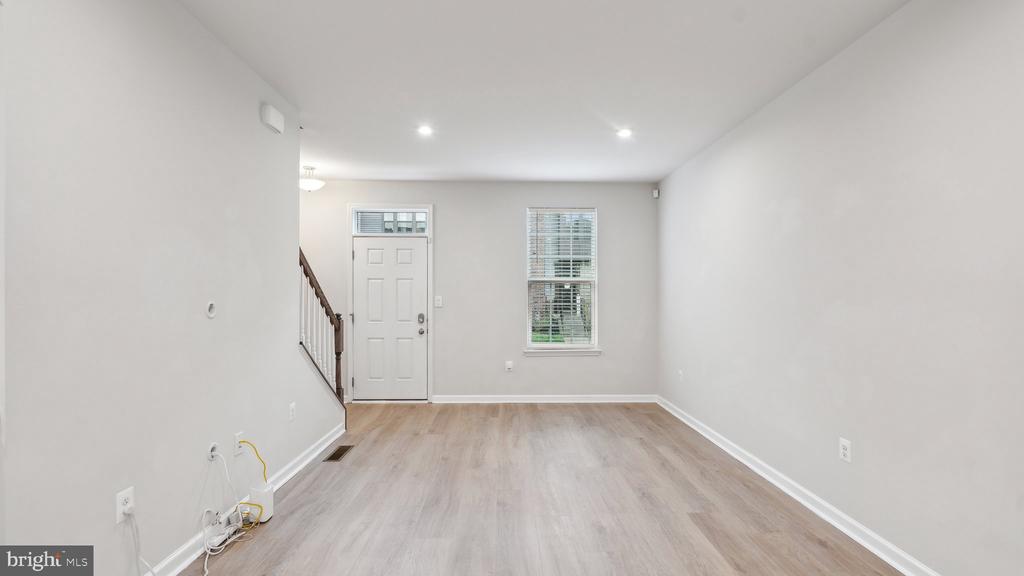 1104 SPUR LANE