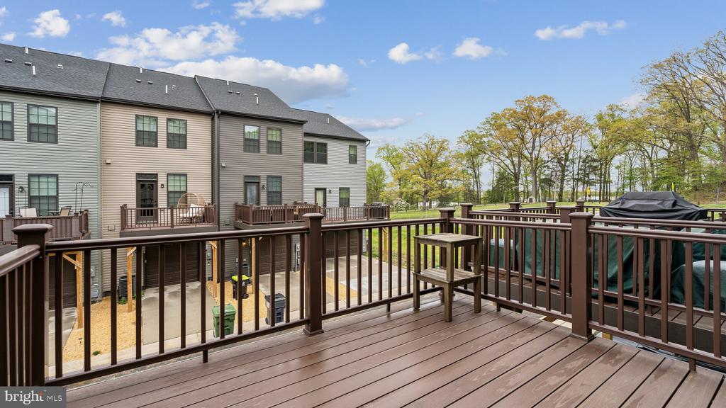 1104 SPUR LANE