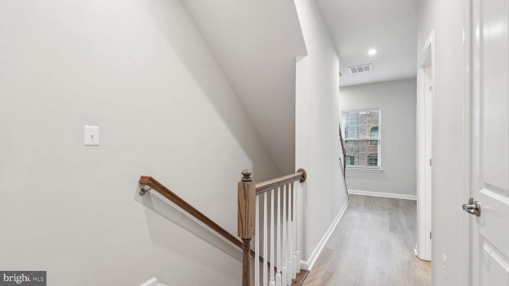 1104 SPUR LANE