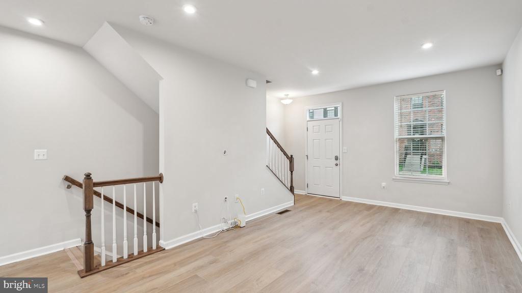 1104 SPUR LANE