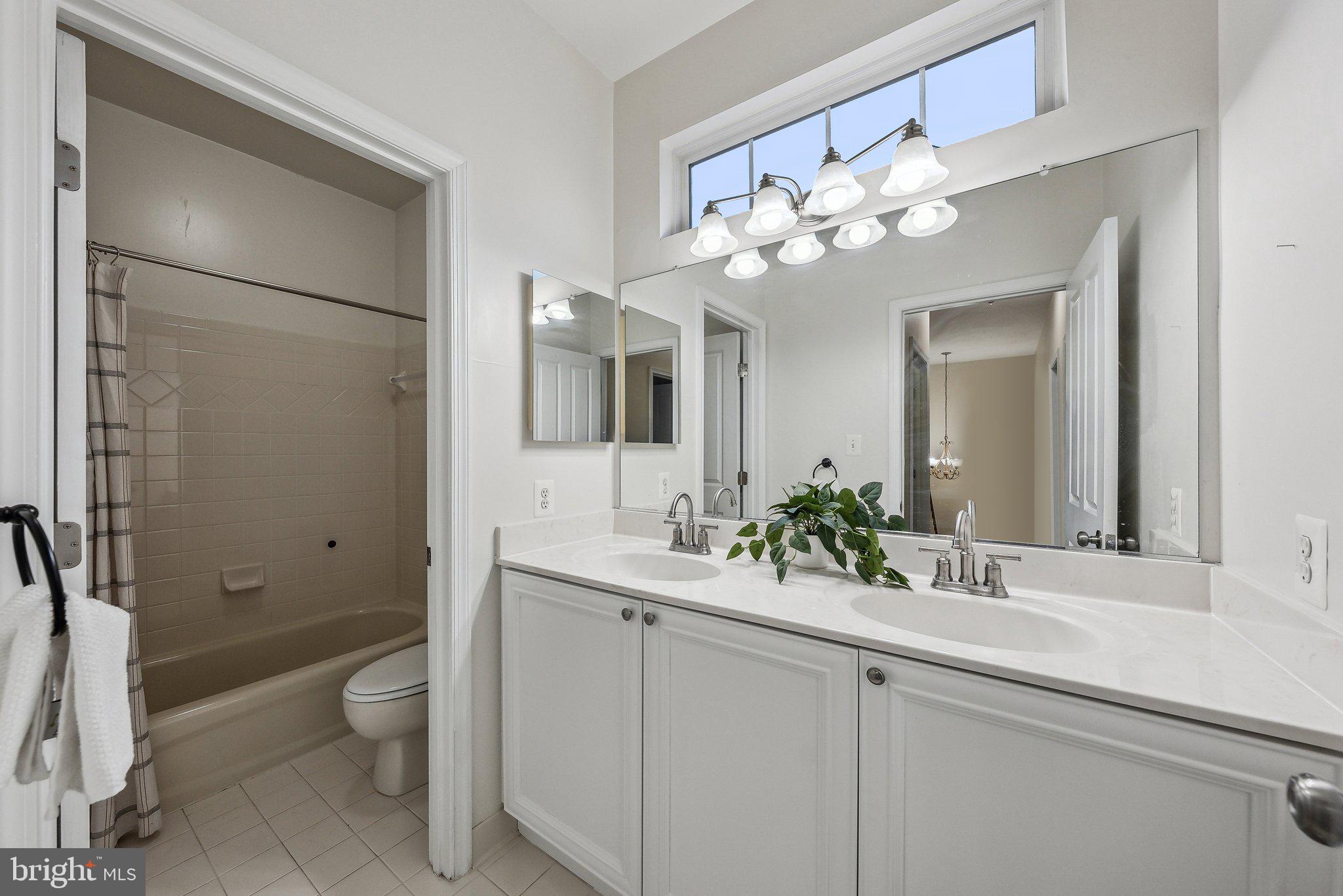 9782 MAPLE TRACE CIRCLE