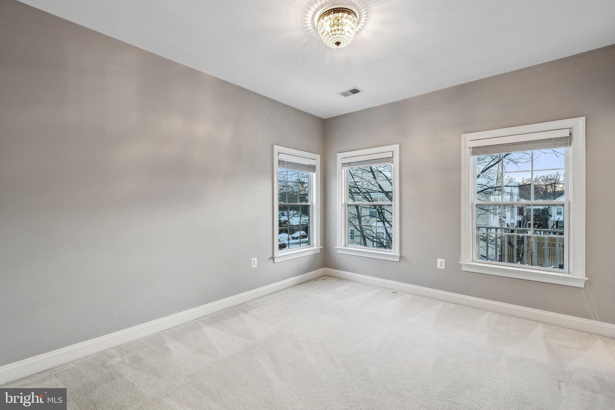 9782 MAPLE TRACE CIRCLE