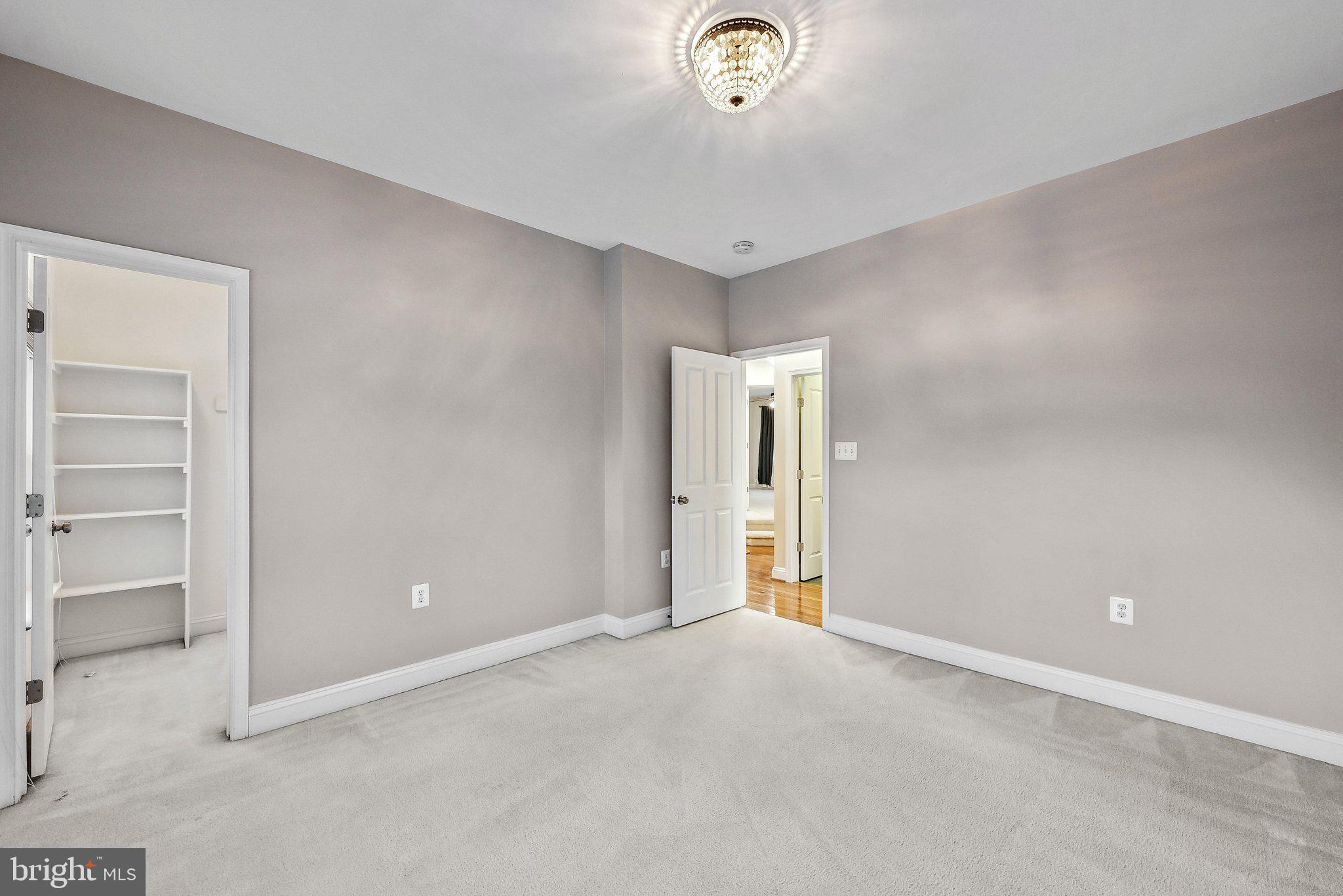 9782 MAPLE TRACE CIRCLE