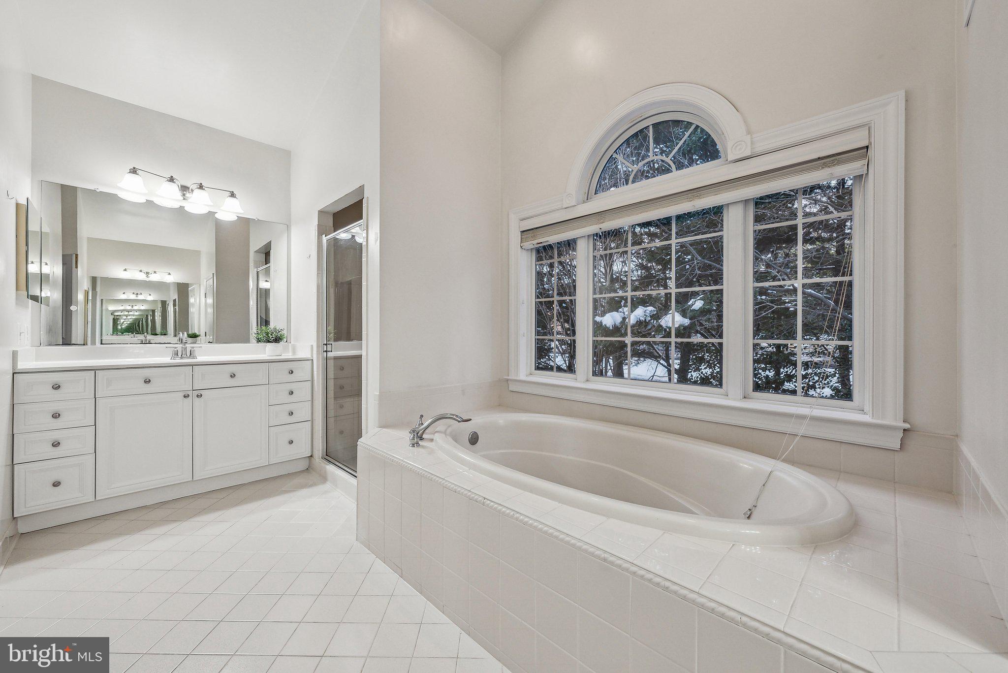 9782 MAPLE TRACE CIRCLE