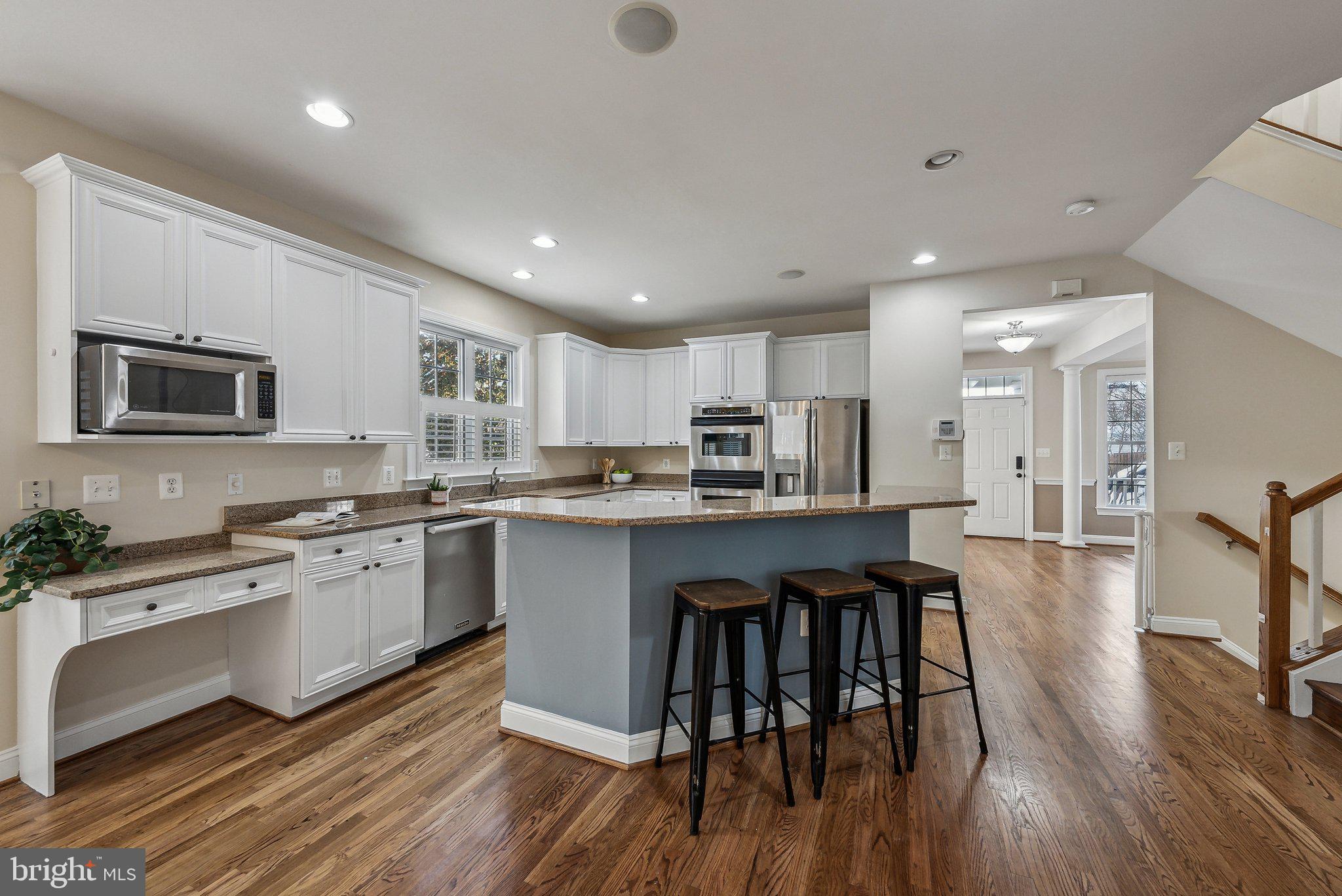 9782 MAPLE TRACE CIRCLE