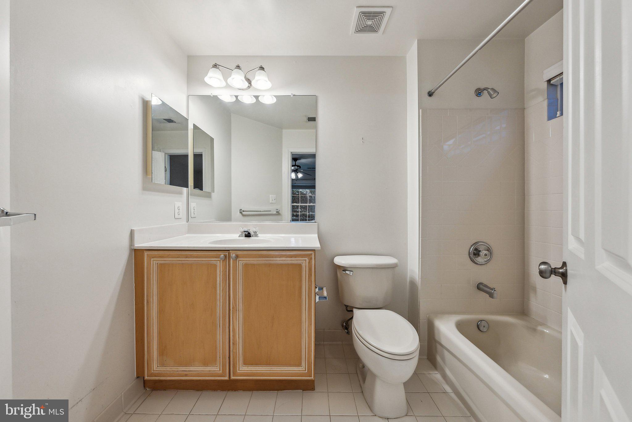9782 MAPLE TRACE CIRCLE