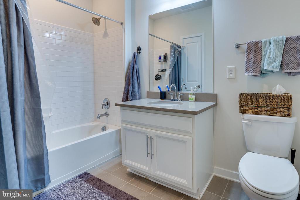 3989 NORTON PLACE 305