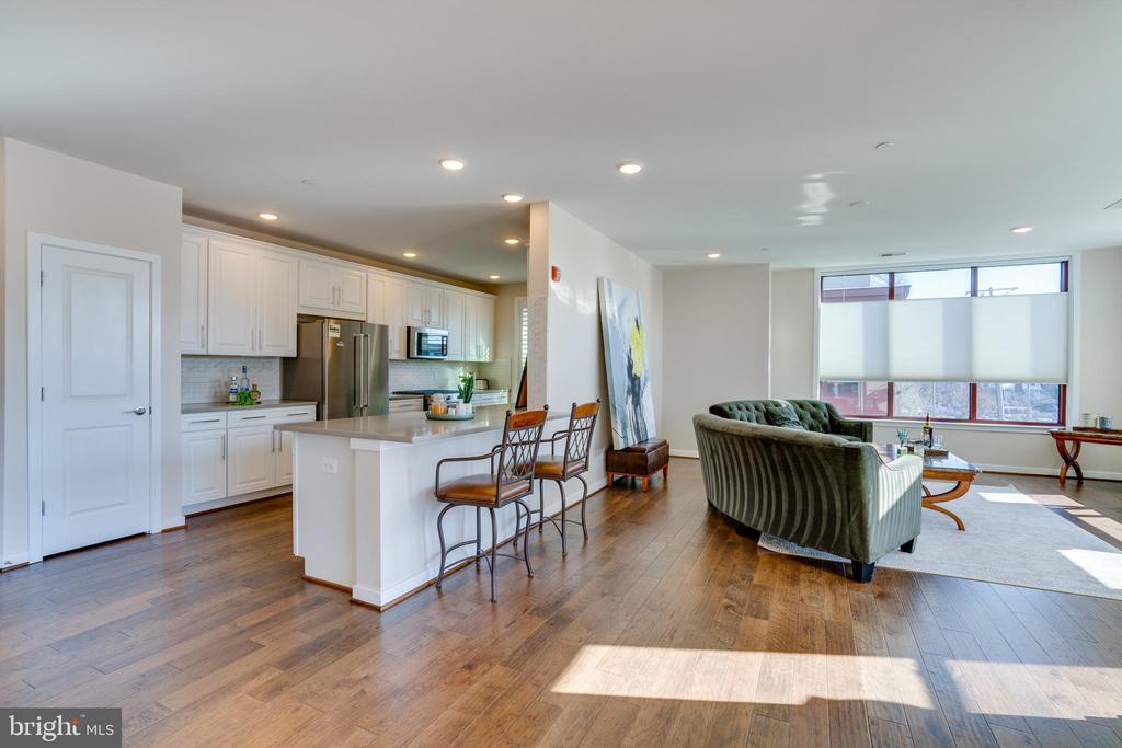 3989 NORTON PLACE 305