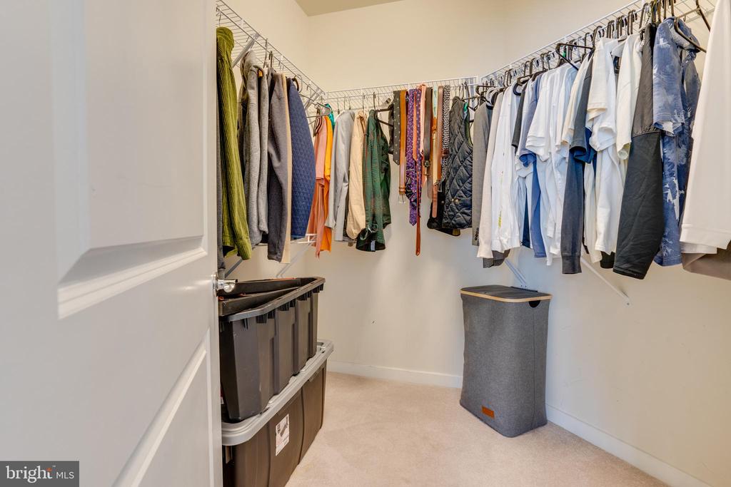 3989 NORTON PLACE 305