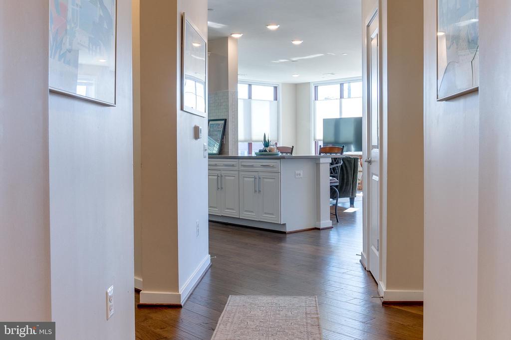3989 NORTON PLACE 305