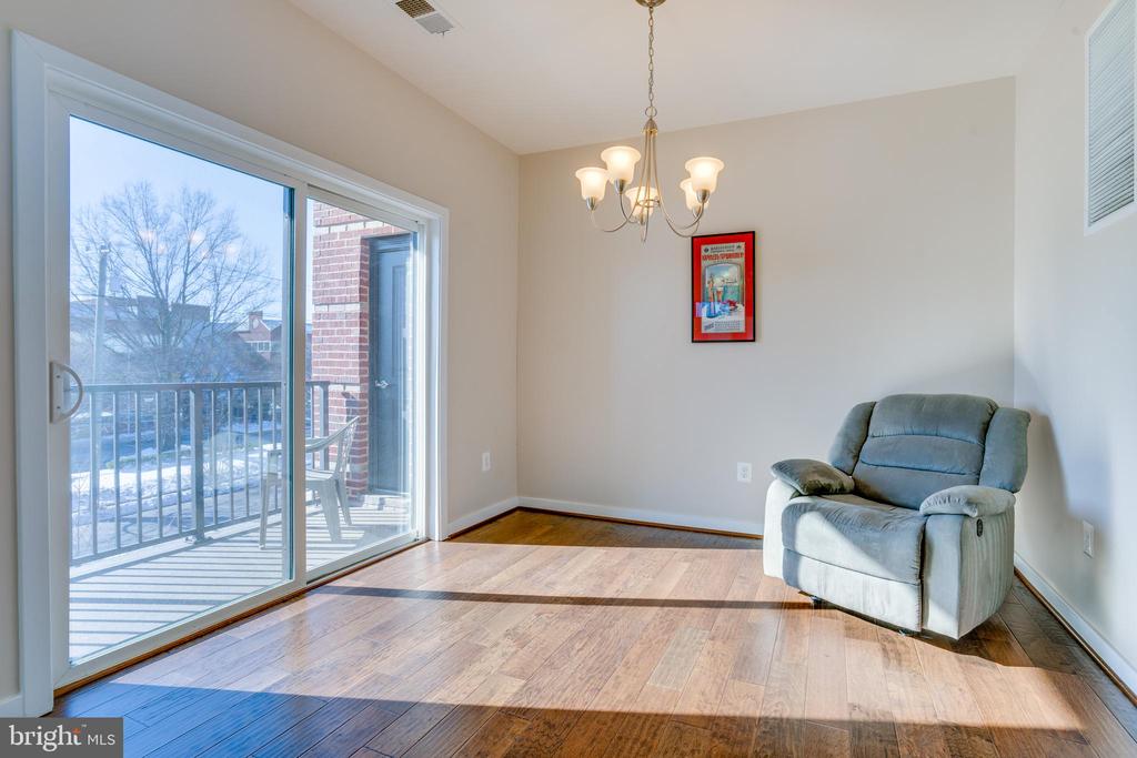 3989 NORTON PLACE 305