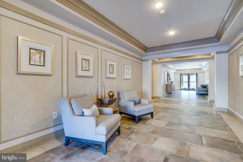 3989 NORTON PLACE 305