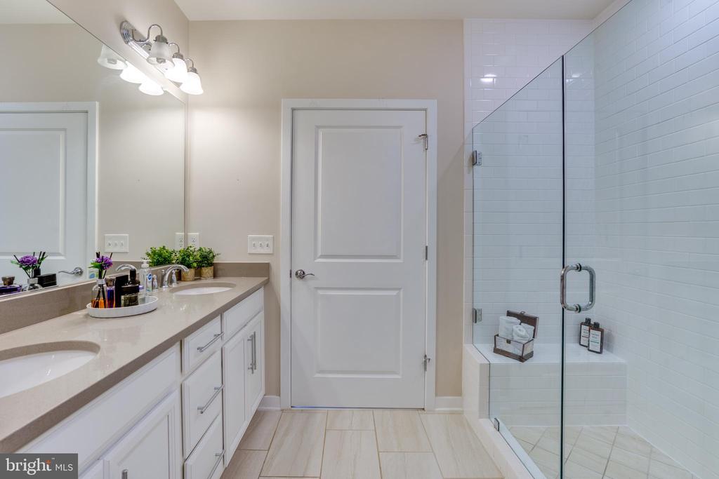 3989 NORTON PLACE 305