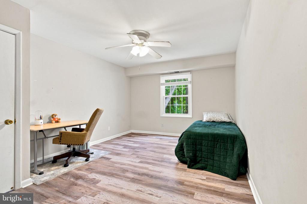 3814 LYNDHURST DRIVE Unit: 203