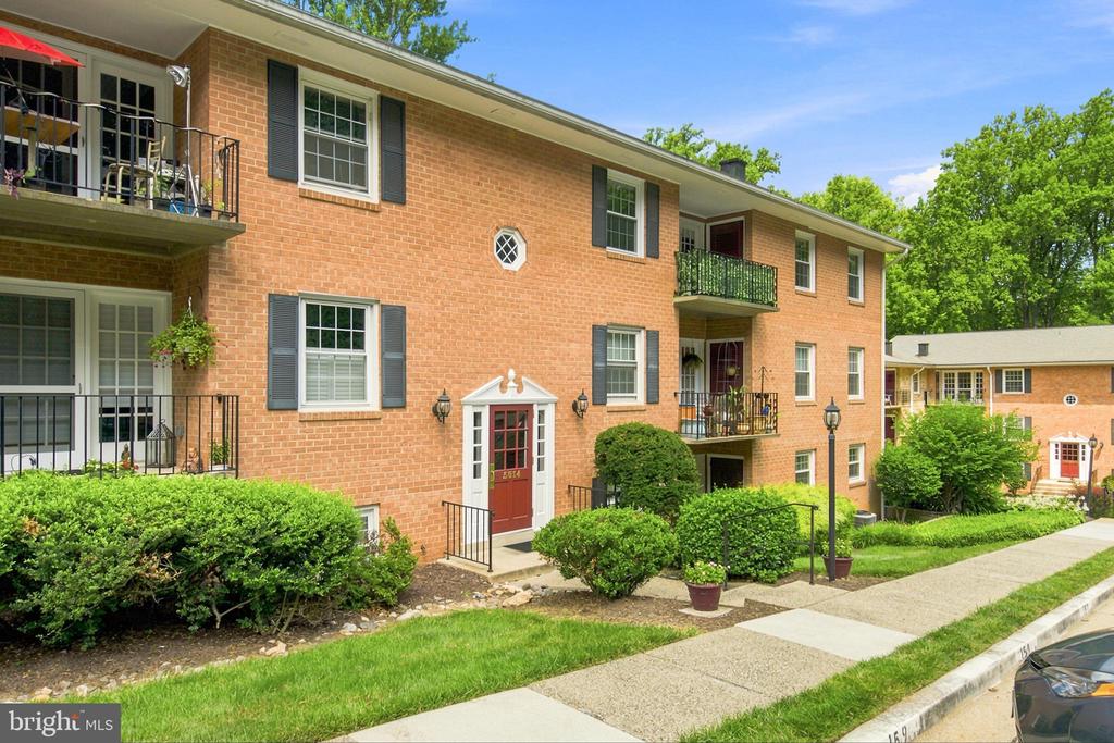 3814 LYNDHURST DRIVE Unit: 203