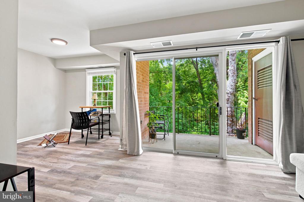 3814 LYNDHURST DRIVE Unit: 203