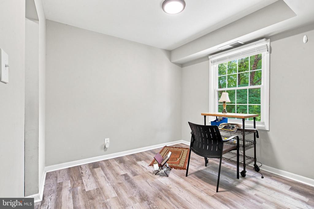 3814 LYNDHURST DRIVE Unit: 203