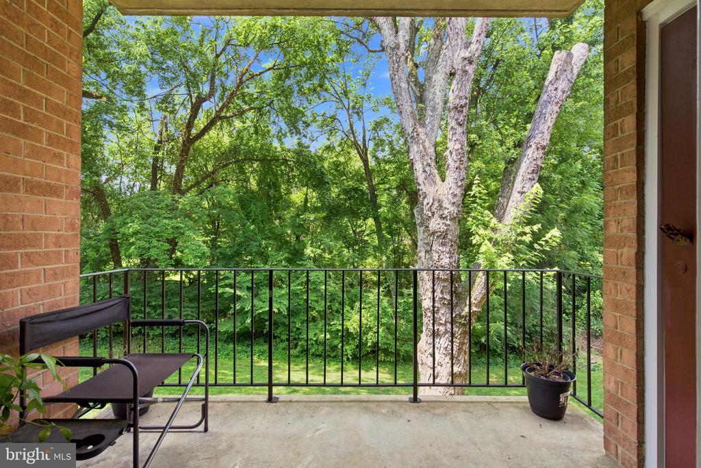 3814 LYNDHURST DRIVE Unit: 203