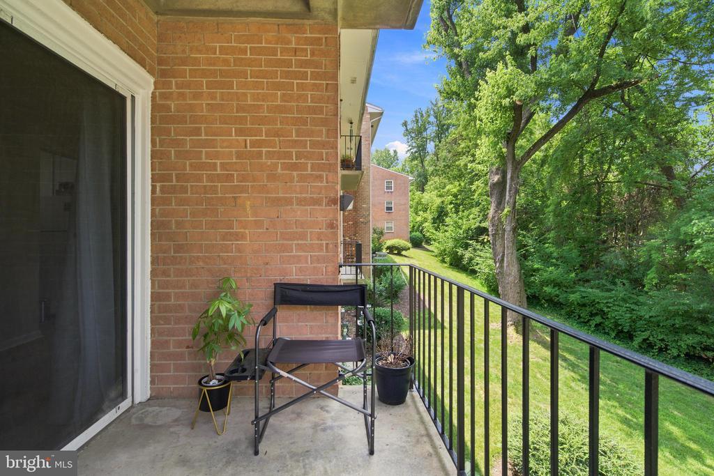 3814 LYNDHURST DRIVE Unit: 203