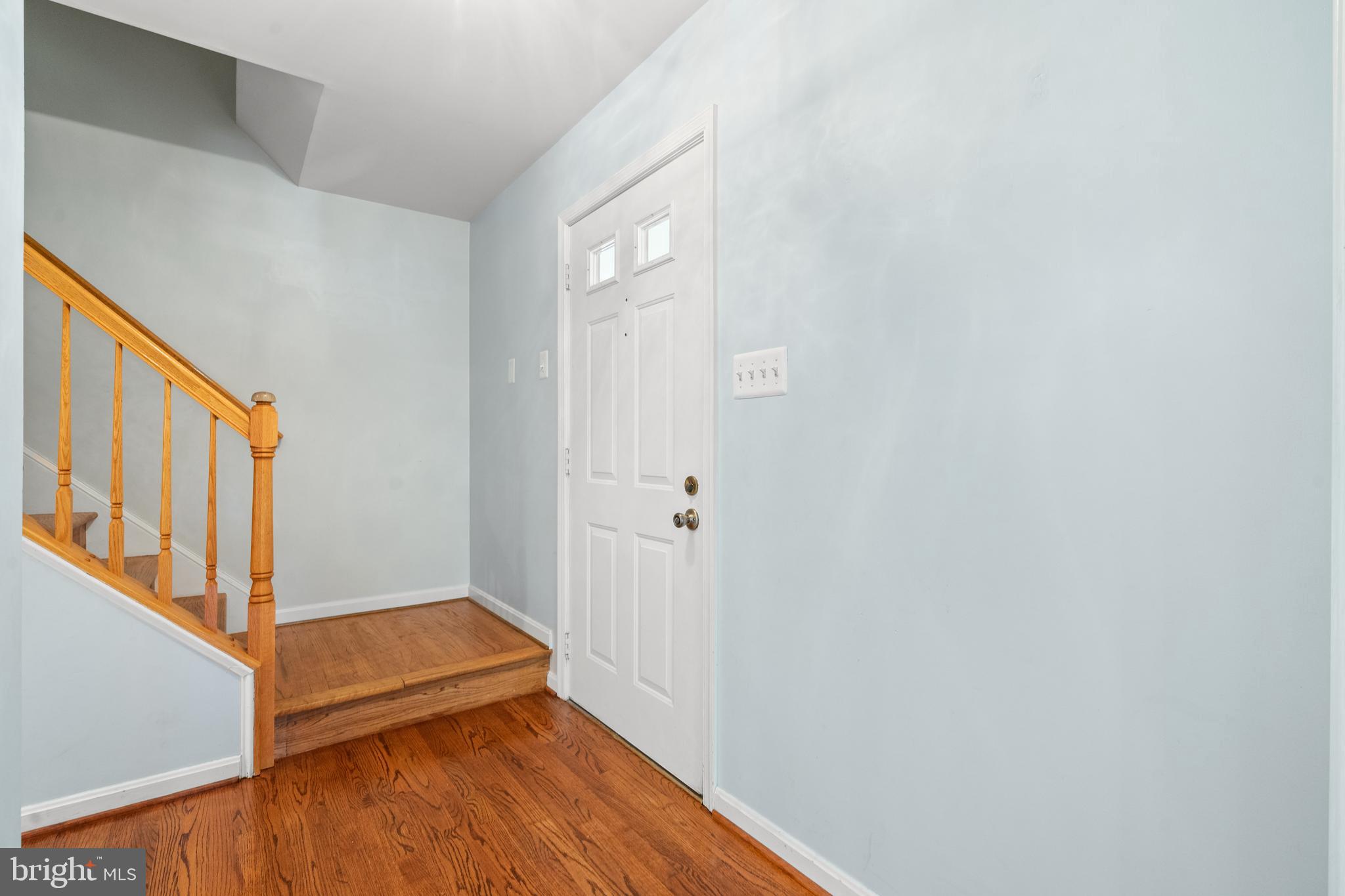 7209 WOODS EDGE COURT