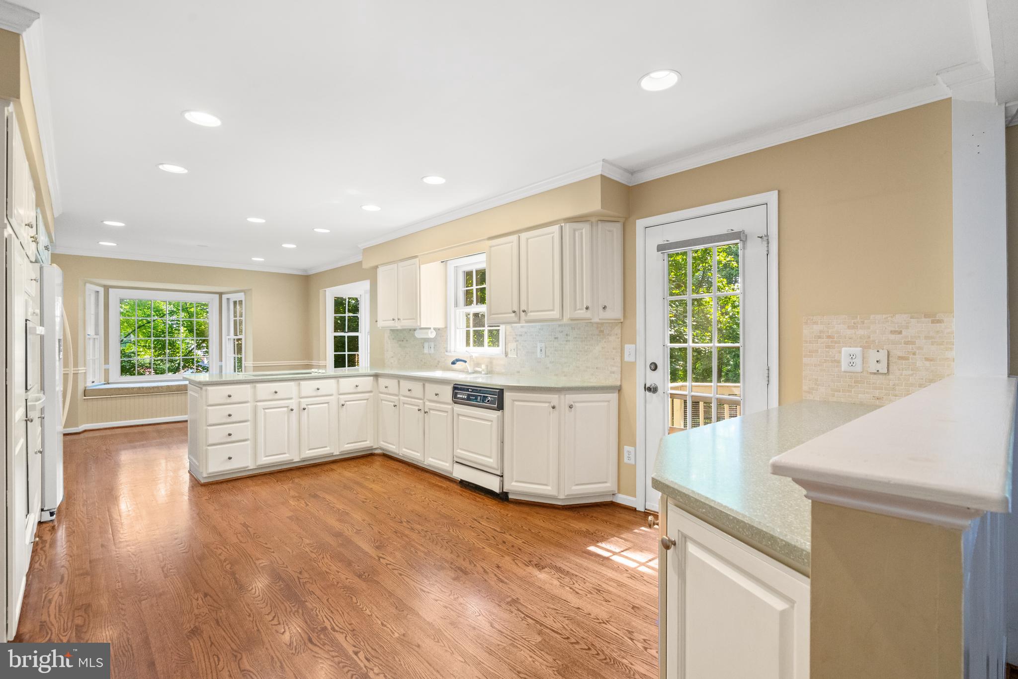 7209 WOODS EDGE COURT