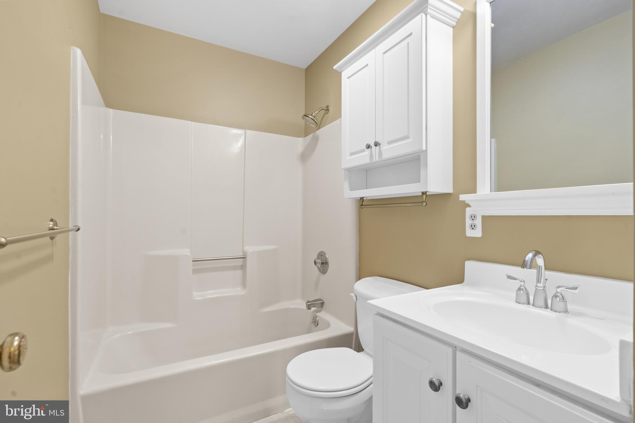 7209 WOODS EDGE COURT