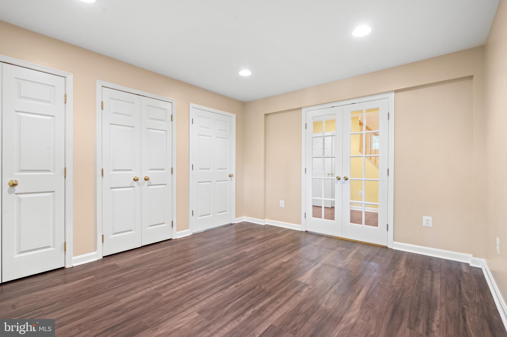 7209 WOODS EDGE COURT